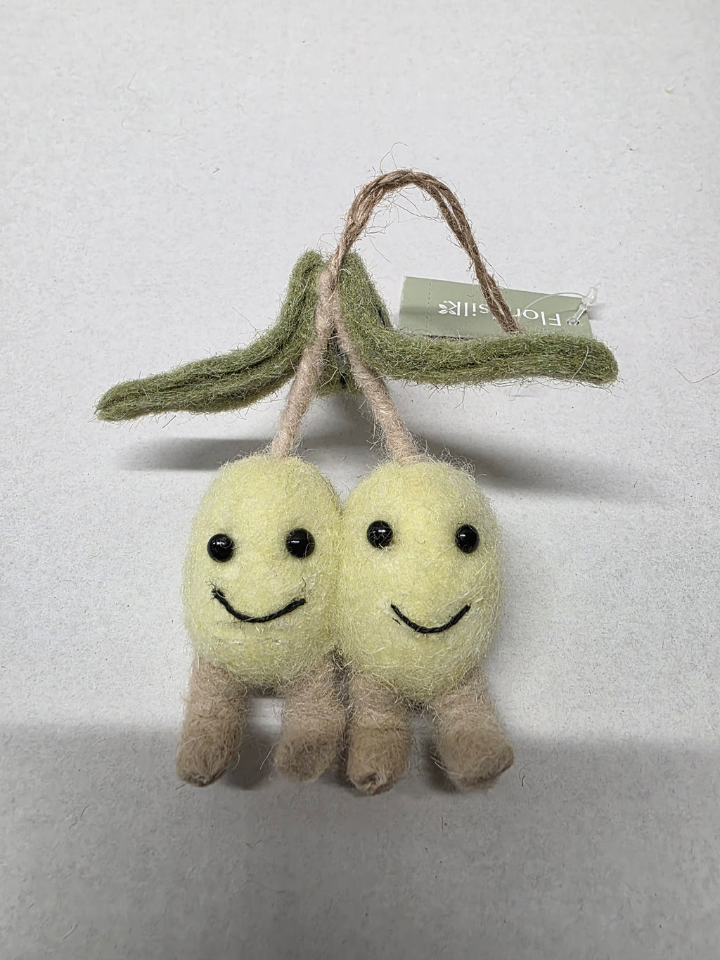 Felt Jujube Hanger 8cm (pack of 2)