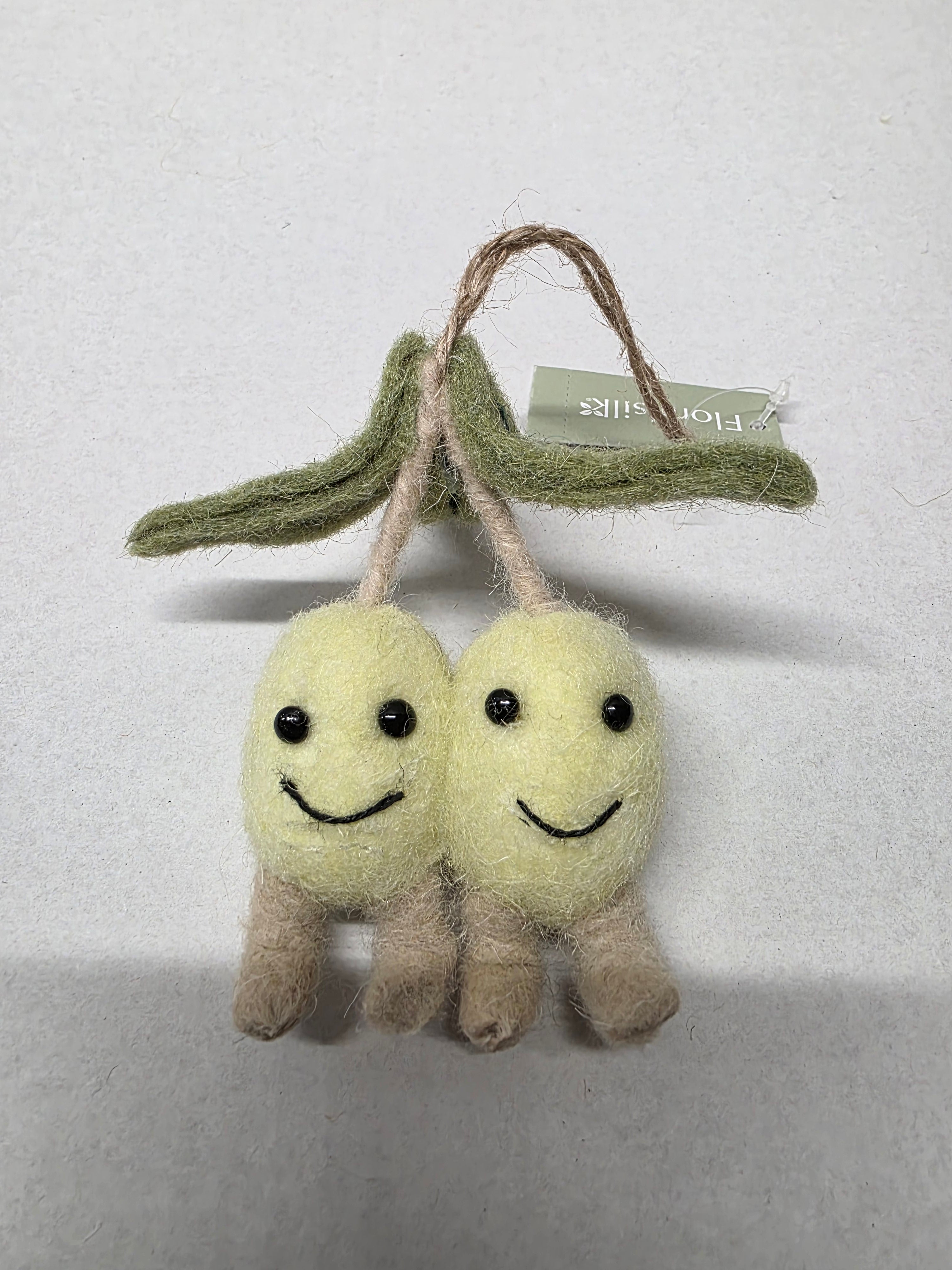 Felt Jujube Hanger 8cm (pack of 2)