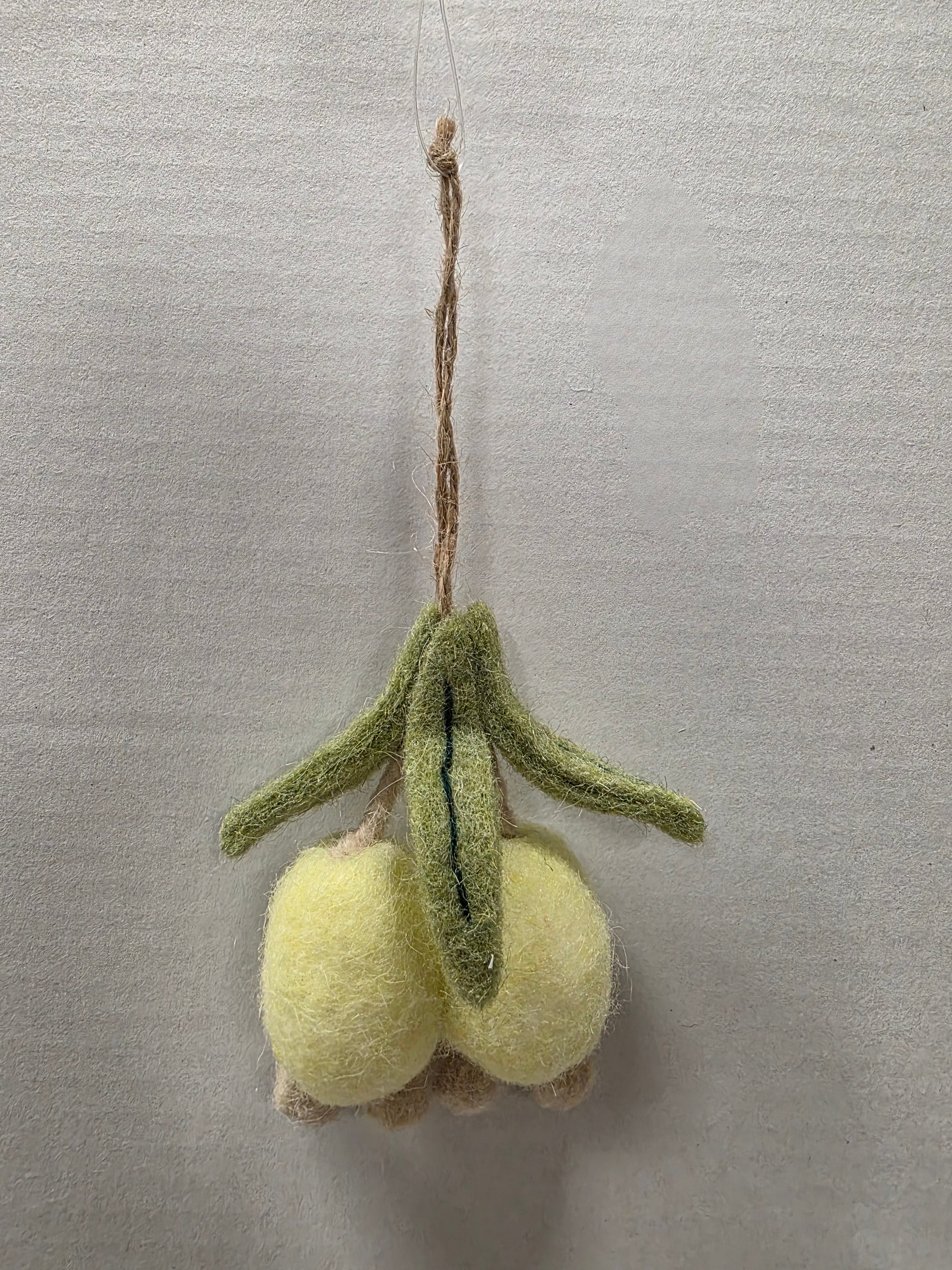 Felt Jujube Hanger 8cm (pack of 2)