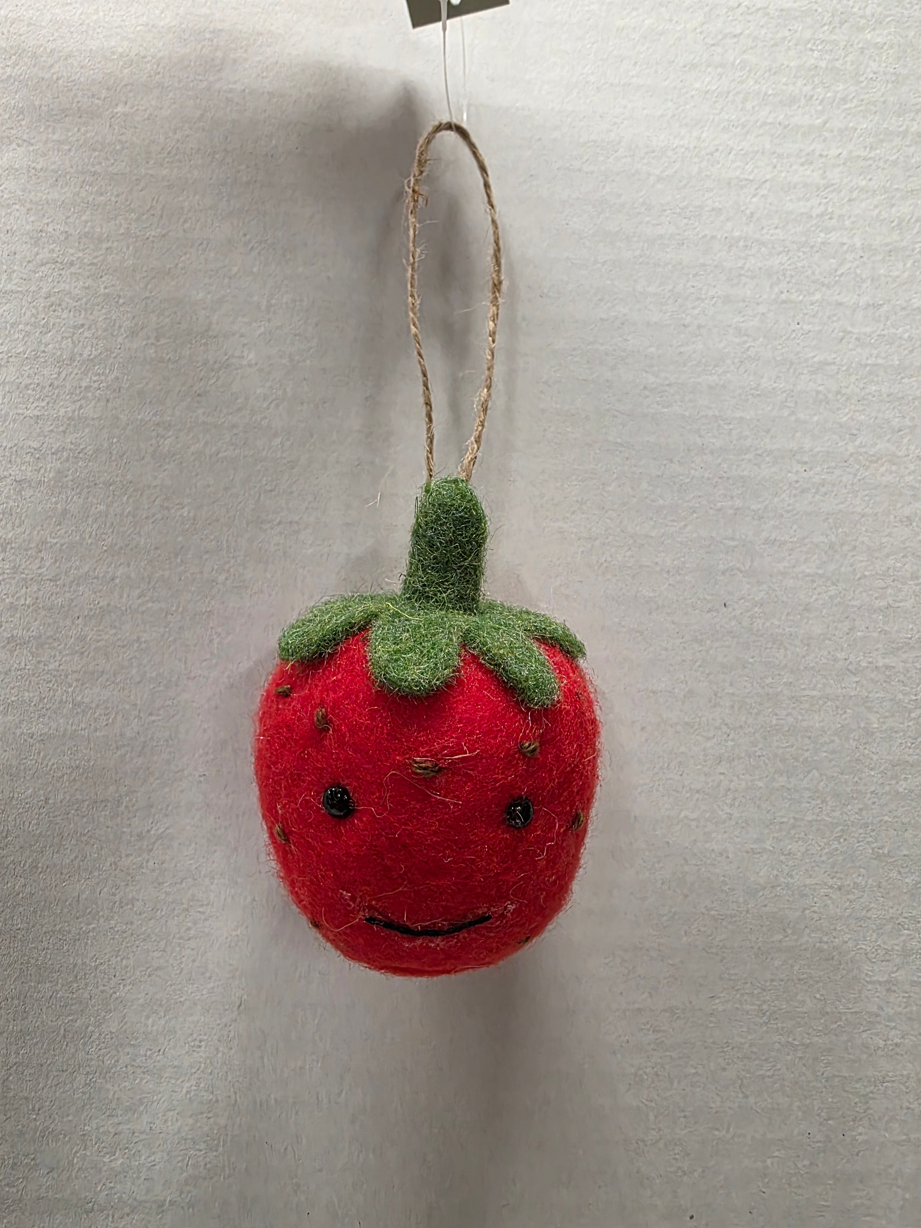 Felt Strawberry Hanger 8cm (pack of 2)