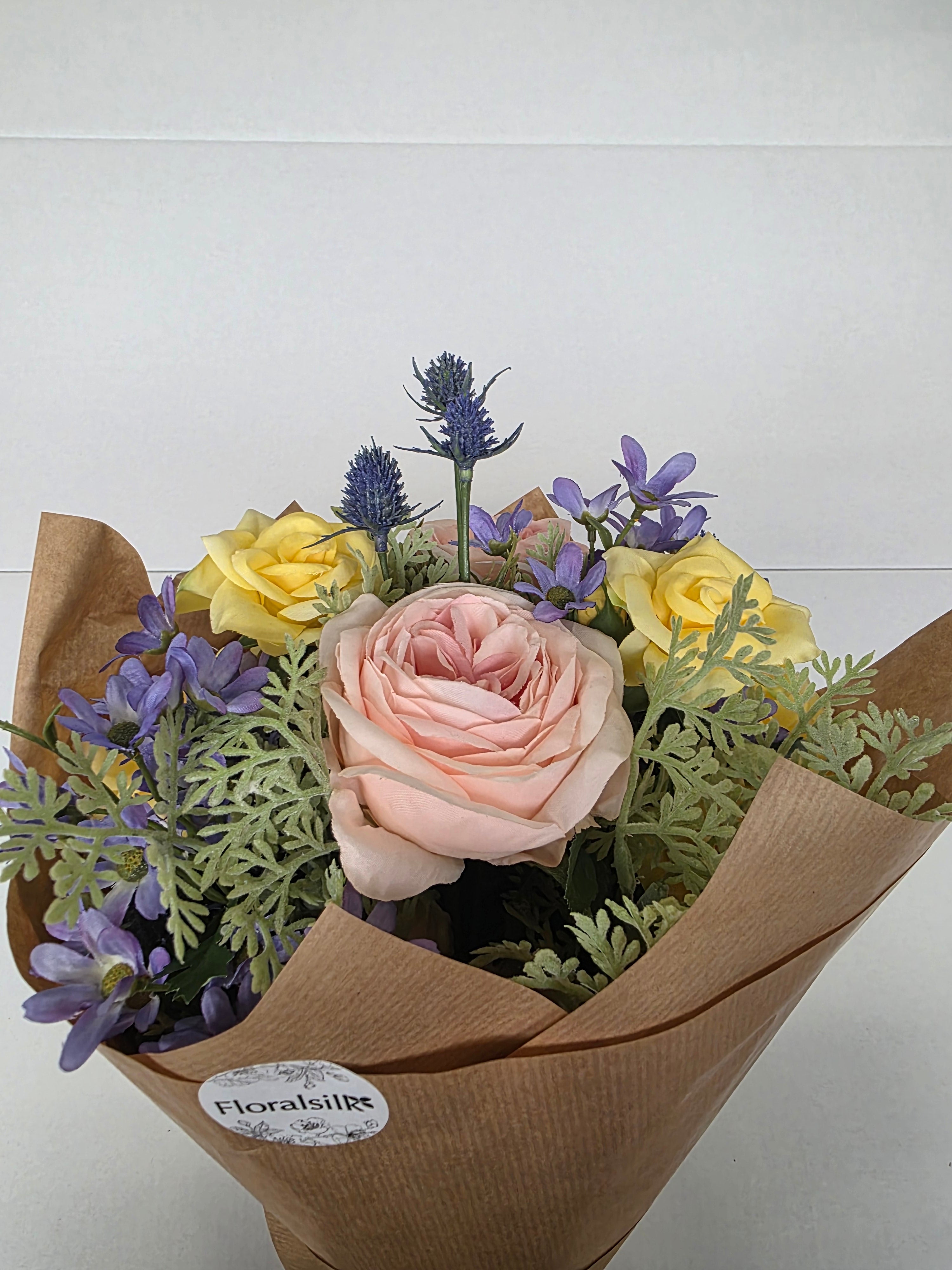 Artificial Bouquet Luxury Pretty Faux Rose and Daisy