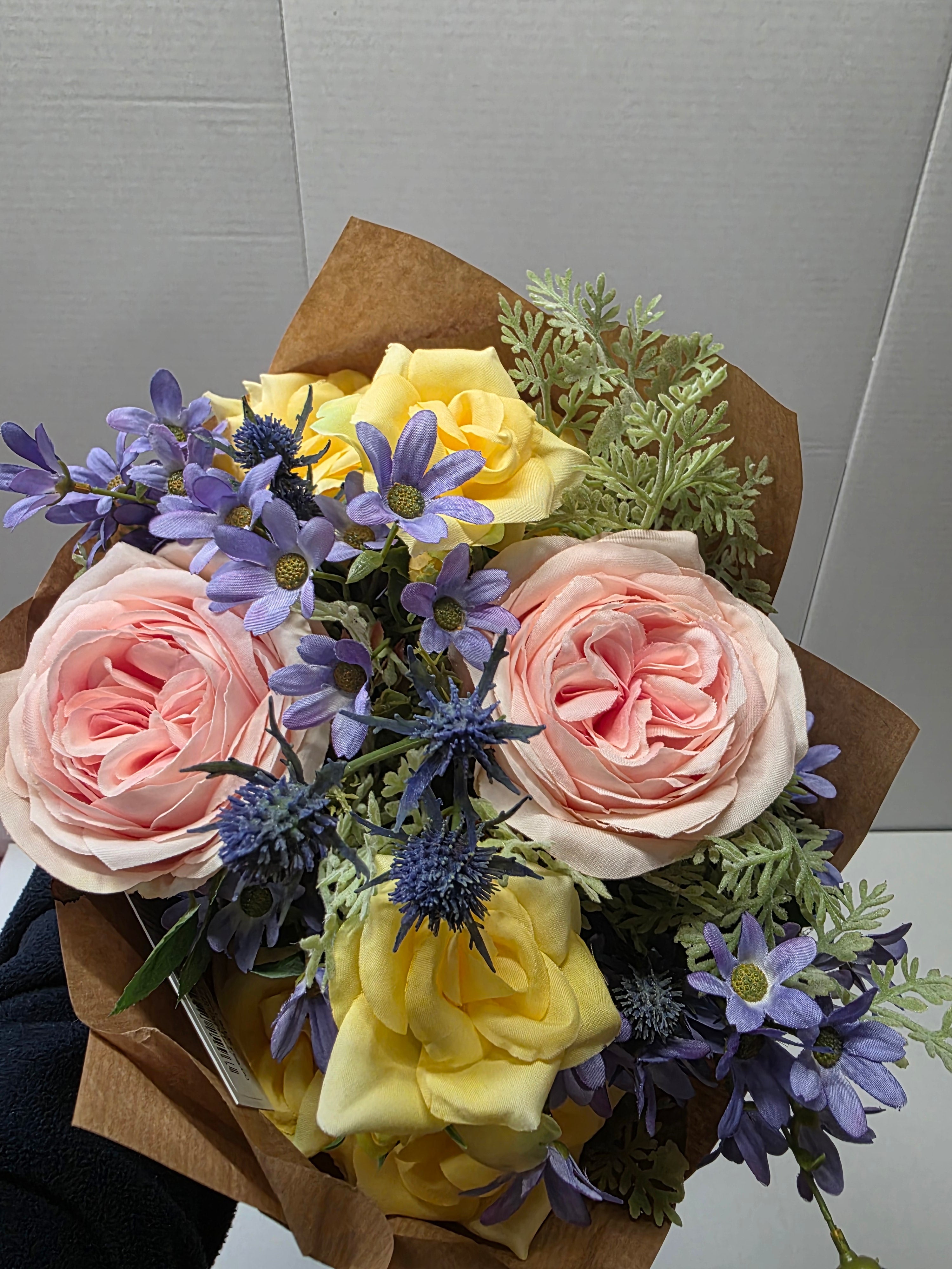 Artificial Bouquet Luxury Pretty Faux Rose and Daisy