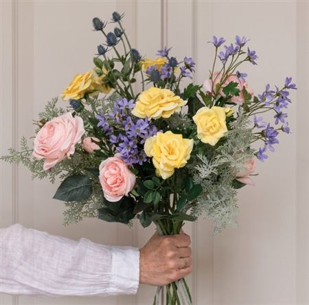 Artificial Bouquet Luxury Pretty Faux Rose and Daisy