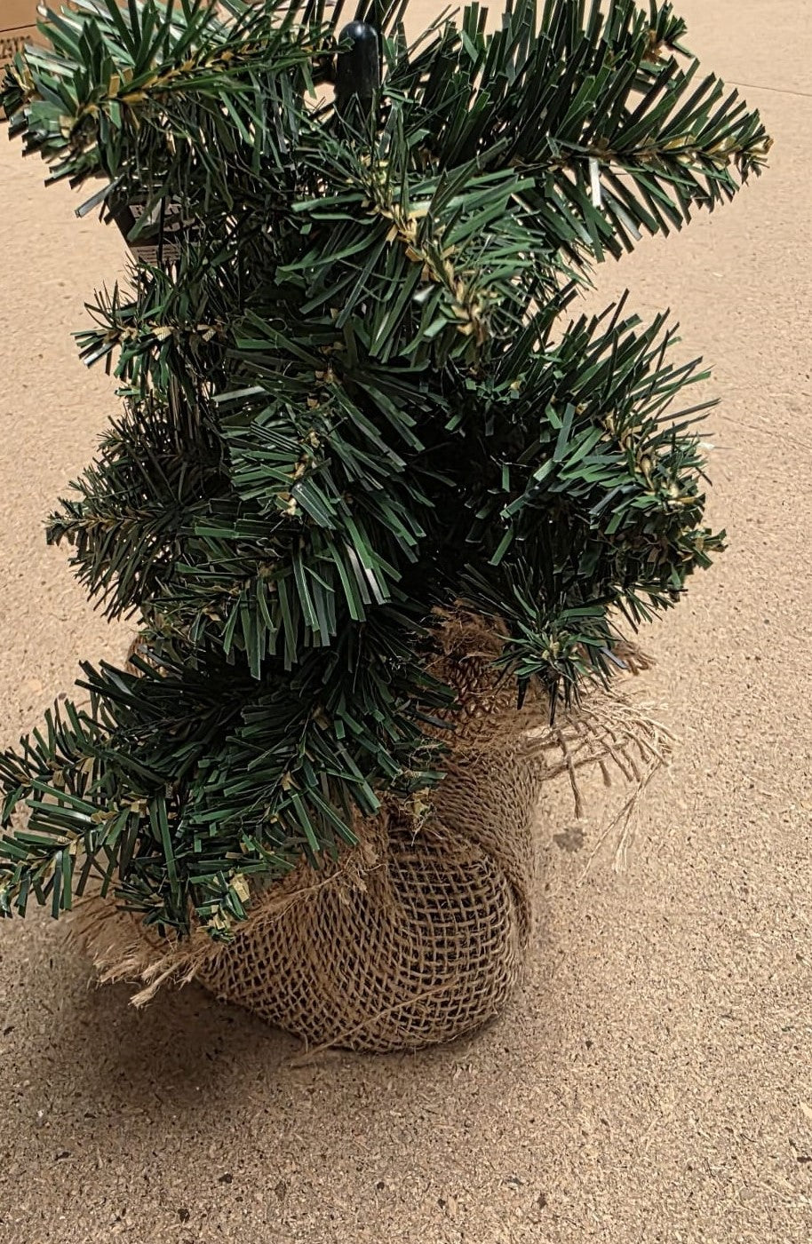 Derby Xmas Tree Burlap Green Tips 36